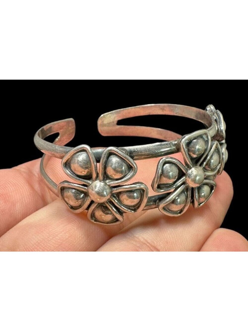 950 Silver Cuff Bracelet Three Flower Open Work Floral Design Sterling Retro - Picture 2 of 7